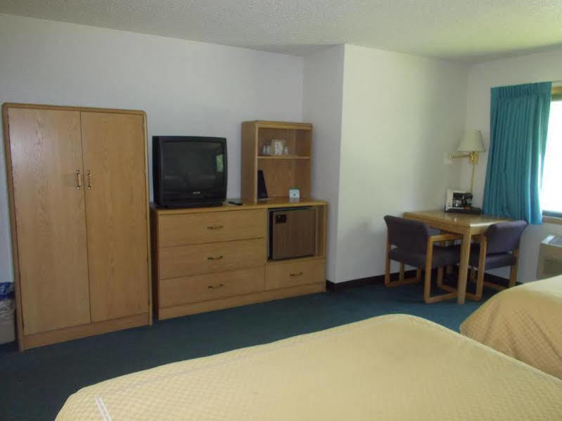 Boarders Inn And Suites By Cobblestone Hotels - Ripon Exterior foto