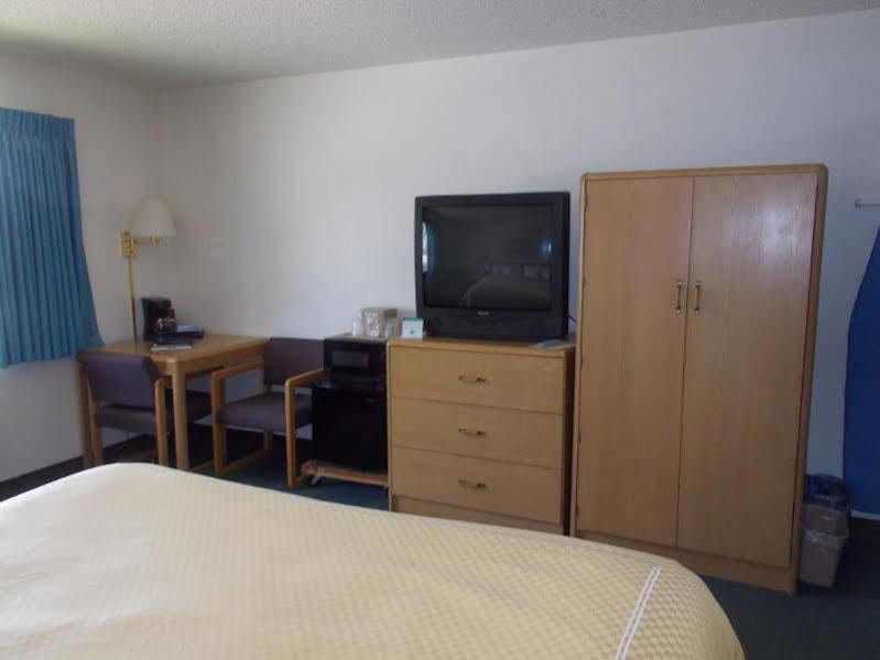 Boarders Inn And Suites By Cobblestone Hotels - Ripon Exterior foto