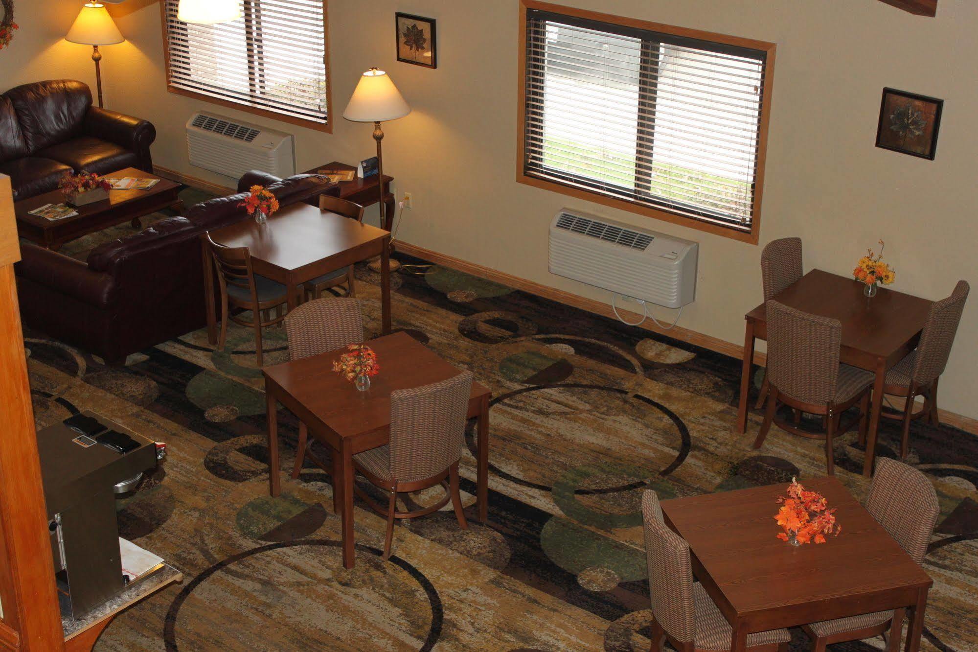 Boarders Inn And Suites By Cobblestone Hotels - Ripon Exterior foto