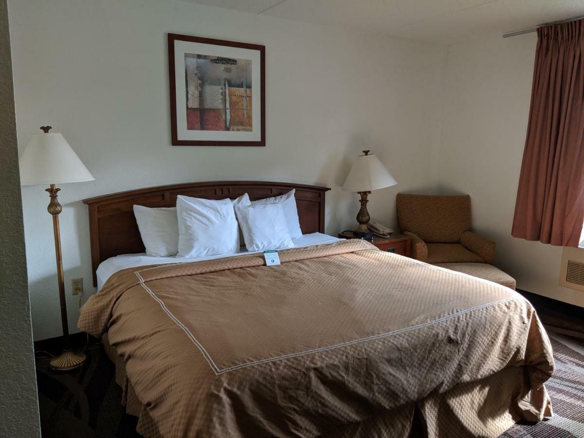Boarders Inn And Suites By Cobblestone Hotels - Ripon Exterior foto